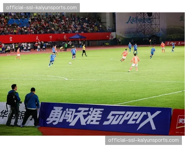 “深度报道：电竞足球联赛(FIFAe)观众数量激增，对传统足球青训体系的影响初显”