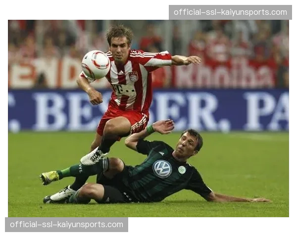 本轮德甲关键对抗预览：最佳拦截后腰与最强突破手将直接对话